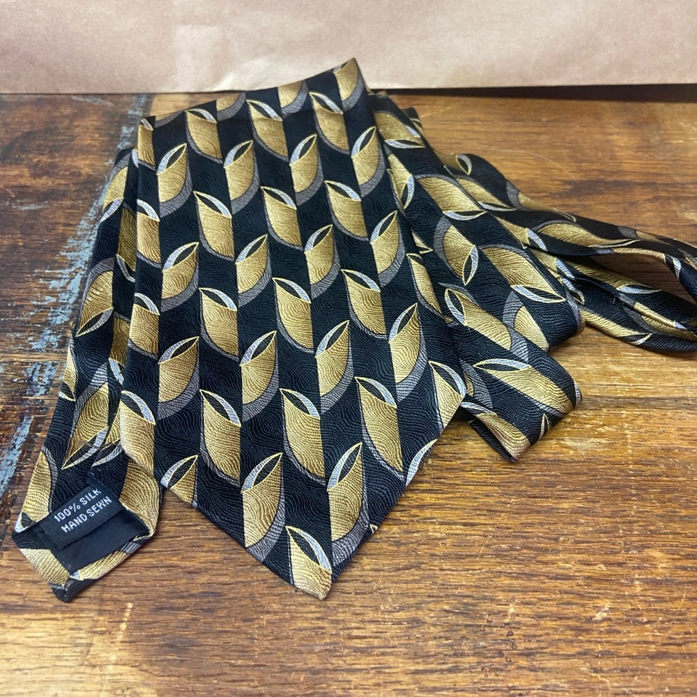 Courage 100% silk hand sewn men’s heck tie neckwear